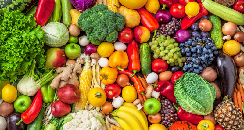 फल और सब्जियां आपको कैंसर से बचा सकती हैं.